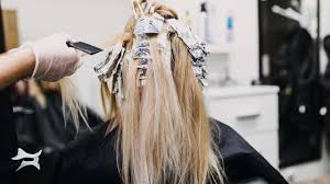 Faceline foil #hairdresser #foils #hairvideo #bleach #highlights #hair